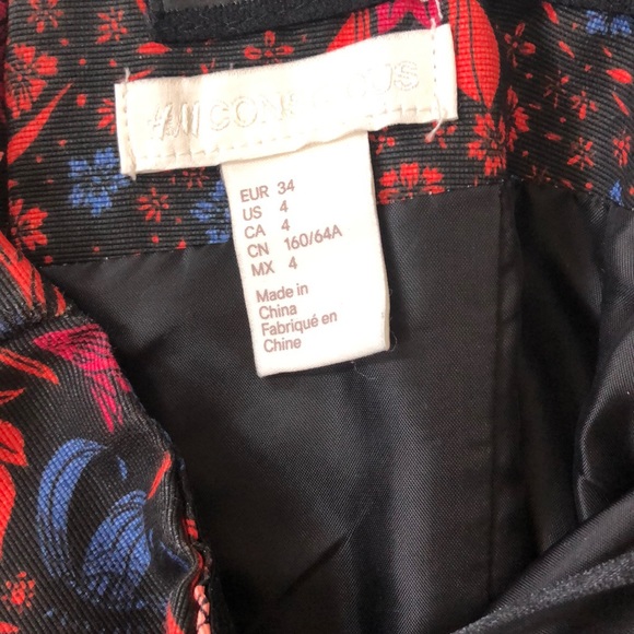 Floral patterned romper, US4 - Picture 4 of 4